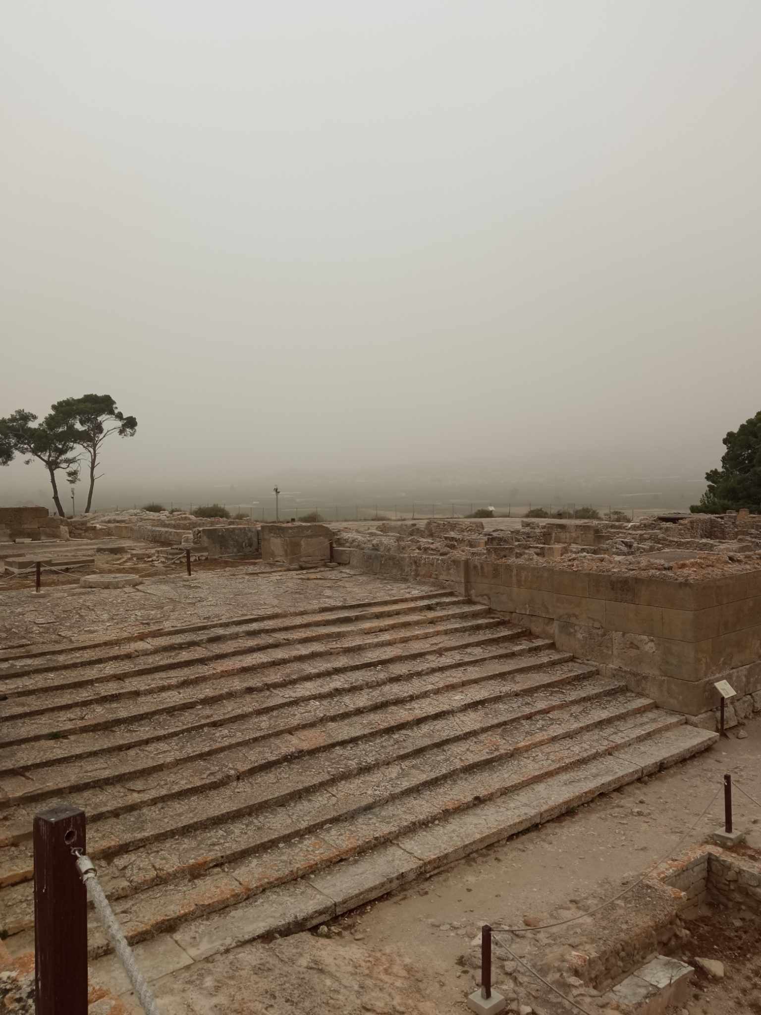 Αποπνικτική η ατμόσφαιρα και στην Κρήτη λόγω της αφρικανικής σκόνης